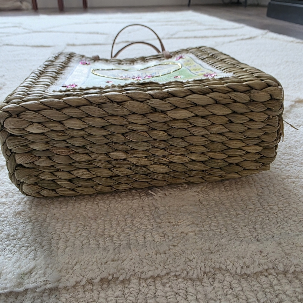 Woven Tote Bag with Heart Design - Picture 7 of 13